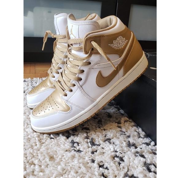 Jordan Other - SOLD - Jordan 1 Mid Olympics